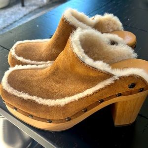 UGG clogs/mules